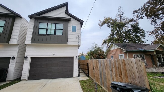 property at 126 Amundsen St