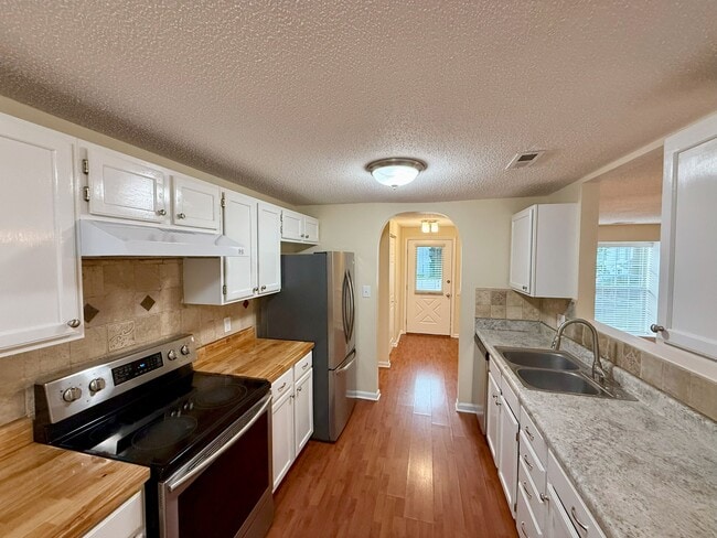 2909 Golden Oak Ct in Raleigh, NC - Foto de edificio - Building Photo