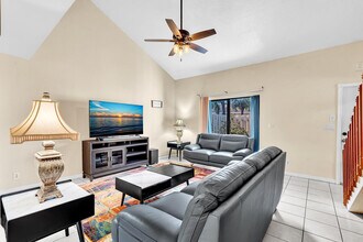 10240 NW 33rd Pl in Sunrise, FL - Building Photo - Building Photo