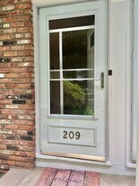 209 Washington Dr in Ramsey, NJ - Building Photo