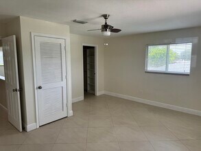 881 Camellia Dr in Royal Palm Beach, FL - Building Photo - Building Photo