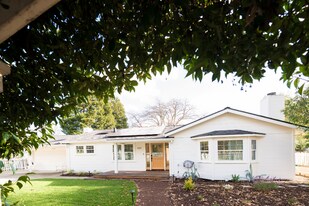 421 Kahrs Ave in Pleasant Hill, CA - Building Photo