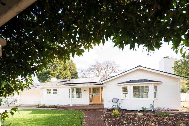 421 Kahrs Ave in Pleasant Hill, CA - Foto de edificio