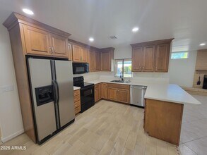 6250 E Gelding Dr in Scottsdale, AZ - Foto de edificio - Building Photo