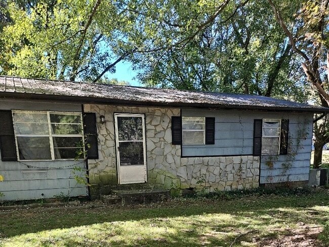 property at 4553 S Creek Dr