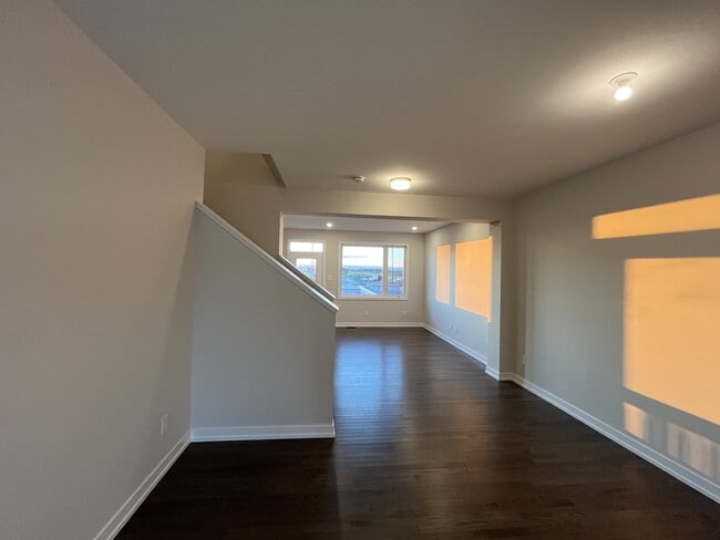 311 Trammel Rd in Ottawa, ON - Building Photo - Building Photo