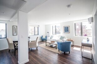 76 Parker Hill Ave, Unit 404 in Boston, MA - Building Photo