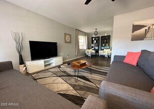 8526 E Pinchot Ave in Scottsdale, AZ - Building Photo - Building Photo
