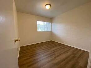 755 NE Alameda Ave in Roseburg, OR - Building Photo - Building Photo