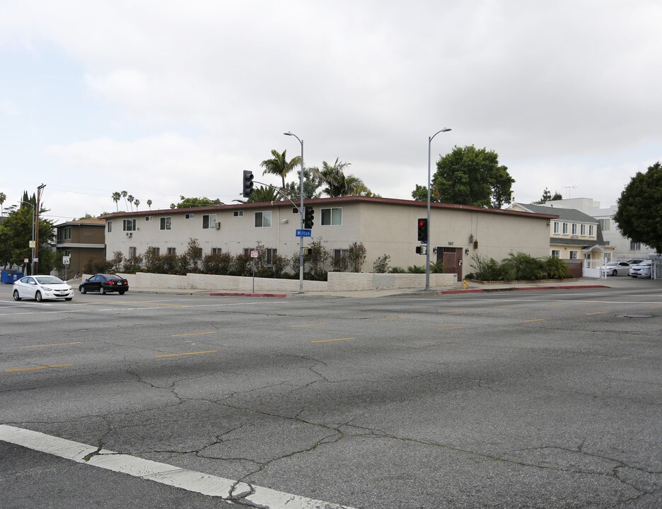 567 S Wilton Pl in Los Angeles, CA - Building Photo