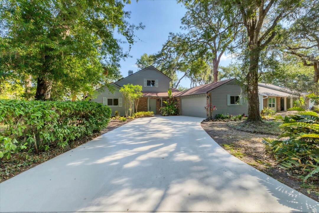 1940 Rain Forest Trail in Sarasota, FL - Building Photo