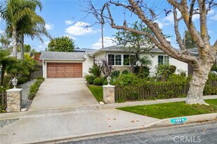 5313 Calle de Arboles in Torrance, CA - Building Photo