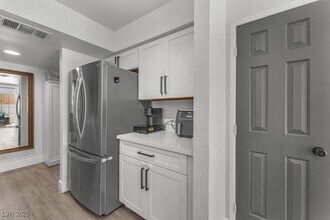 2819 Briar Knoll Dr in Henderson, NV - Building Photo - Building Photo