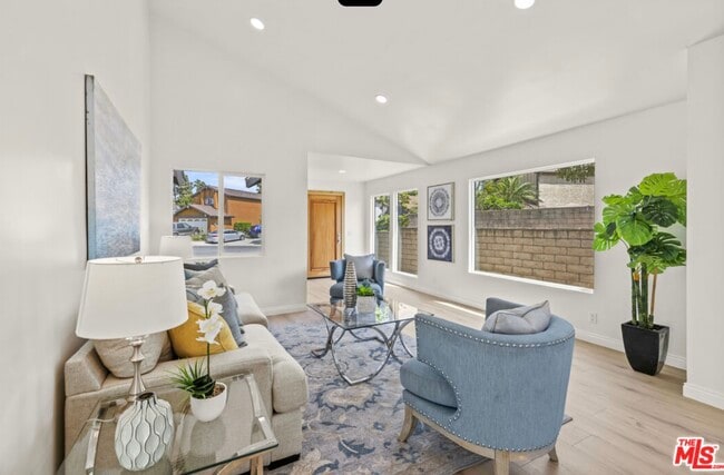 13 Pepper Ct in Inglewood, CA - Foto de edificio - Building Photo