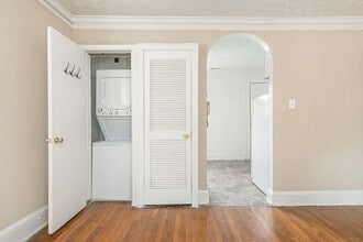 Spanish Oaks Apartment in Atlanta, GA - Foto de edificio - Building Photo