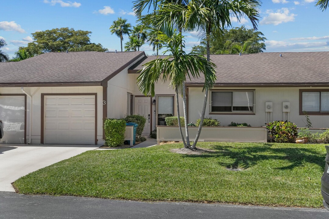 3 Camden Ln in Boynton Beach, FL - Building Photo