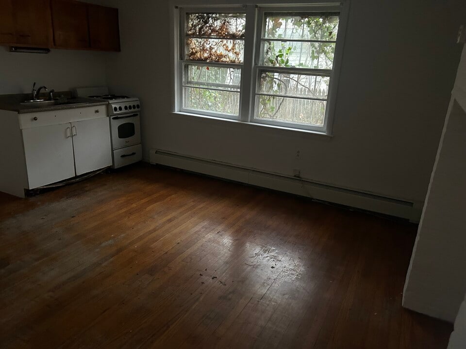 25 S Highland Ave, Unit apartment 1 in Ossining, NY - Building Photo
