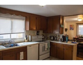 640 Lagrange St-Unit -1 in Boston, MA - Building Photo - Building Photo