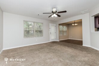 935 Justice Dr in Locust Grove, GA - Foto de edificio - Building Photo