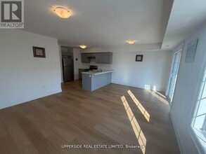 51 Hay Ln. in Barrie, ON - Building Photo - Building Photo