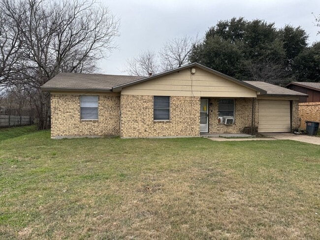 property at 117 S Walnut St