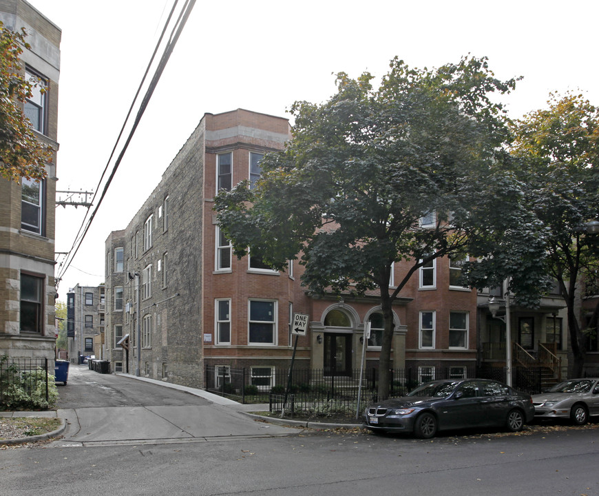 815-817 W Newport Ave in Chicago, IL - Building Photo