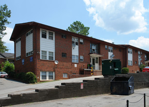 Town & Country Apartments in Atlanta, GA - Foto de edificio - Building Photo