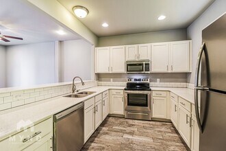 1766 N Reno Dr in Fayetteville, AR - Building Photo - Building Photo