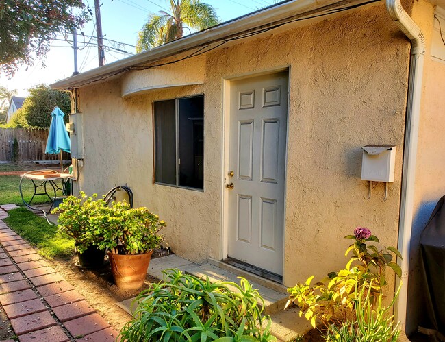 2418 32nd St, Unit Guest House
