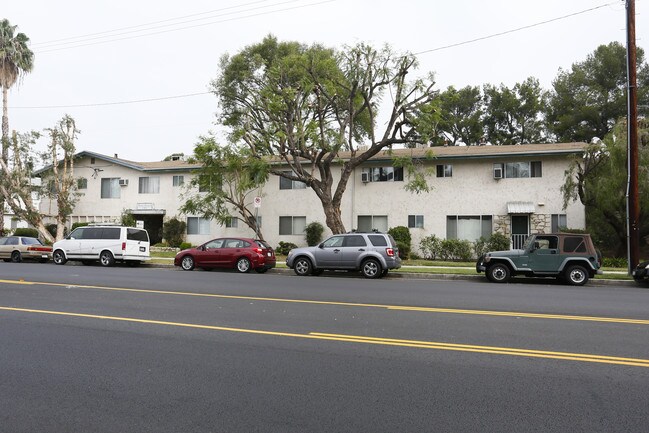 13411 Moorpark St in Sherman Oaks, CA - Building Photo - Building Photo