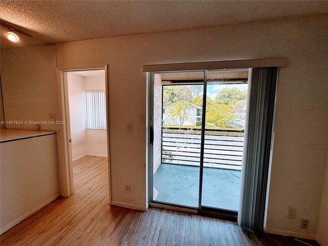 109 Gardens Dr in Pompano Beach, FL - Building Photo - Building Photo