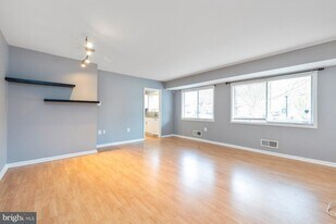 10620 Weymouth St, Unit 1 in Bethesda, MD - Building Photo