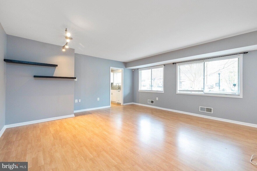10620 Weymouth St, Unit 1 in Bethesda, MD - Building Photo
