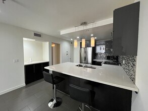 5143 Bakman Ave in Los Angeles, CA - Building Photo - Building Photo