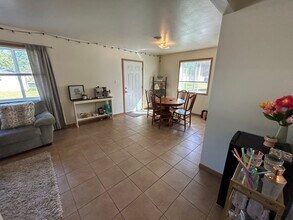 1505 Springbrook Dr in Cedar Falls, IA - Building Photo - Building Photo