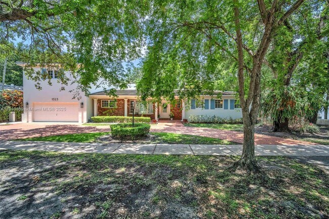 1525 Trevino Ave in Coral Gables, FL - Building Photo - Building Photo