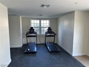 15901 Pointe Cir in Iona, FL - Foto de edificio - Building Photo