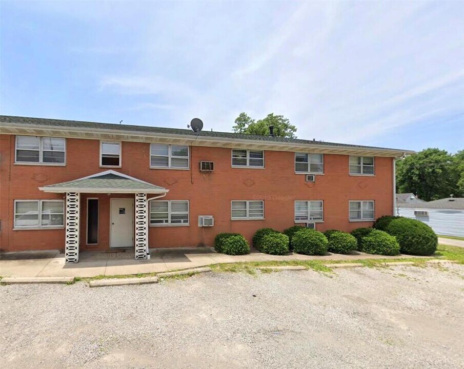 311 N Main St in Caseyville, IL - Building Photo