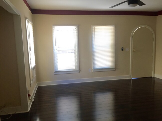 271 N Holliston Ave in Pasadena, CA - Building Photo - Building Photo