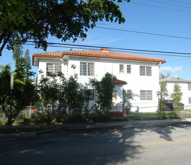 6404 NE 5th Ave in Miami, FL - Building Photo - Building Photo