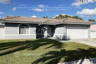 20776 SW 129th Pl in Miami, FL - Building Photo