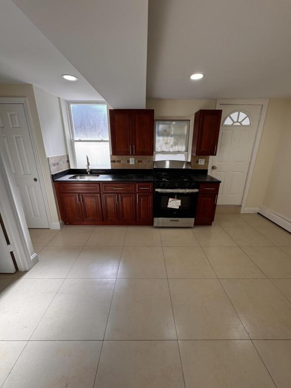 51-18 48th St in Flushing, NY - Building Photo - Building Photo