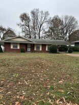 580 Parkdale Dr in Memphis, TN - Building Photo