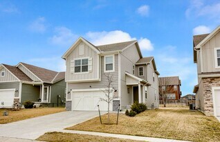 12609 S Burrows St in Lake Lotawana, MO - Building Photo