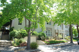 3151 Eton Ave in Berkeley, CA - Foto de edificio - Building Photo