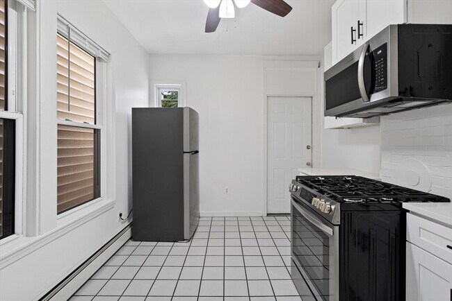194 Emerson St in Boston, MA - Building Photo - Building Photo