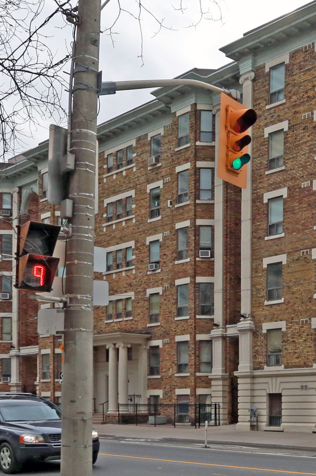 Ernescliffe Annex A in Toronto, ON - Building Photo - Building Photo