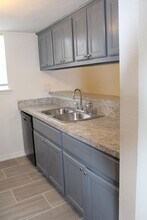 1006 Straka Terrace in Oklahoma City, OK - Building Photo - Building Photo