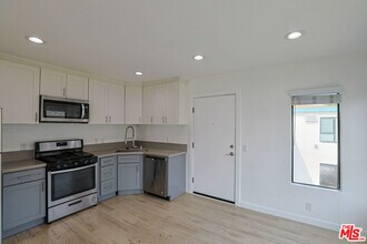 1277 W 23rd St in Los Angeles, CA - Building Photo - Building Photo