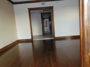 6245 S Sacramento Ave, Unit 1 in Chicago, IL - Building Photo - Building Photo